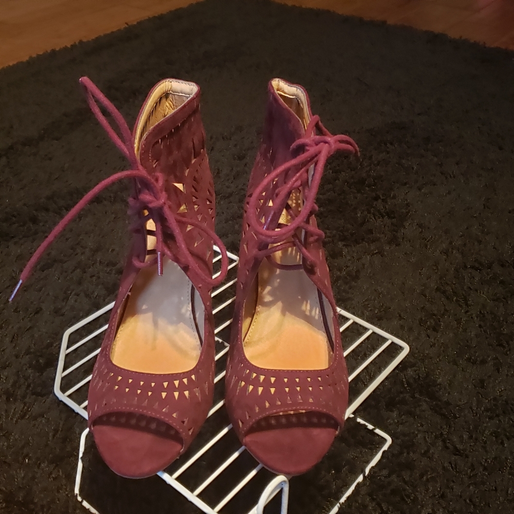 Maroon lace up sandals